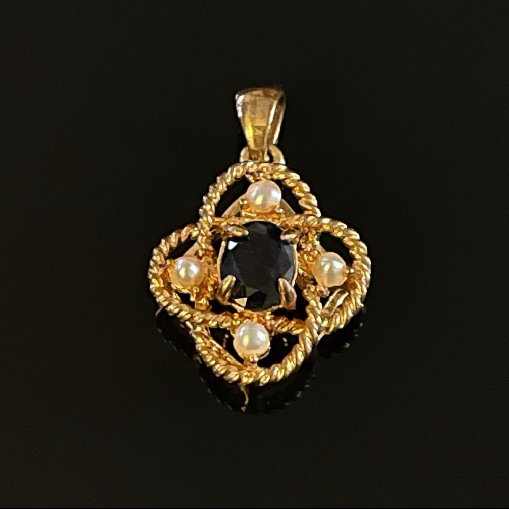 ✨Gorgeous Vintage Rhinestone Pendant